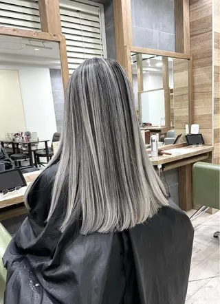 セミロング gisele所属・小山 一之のヘアスタイル