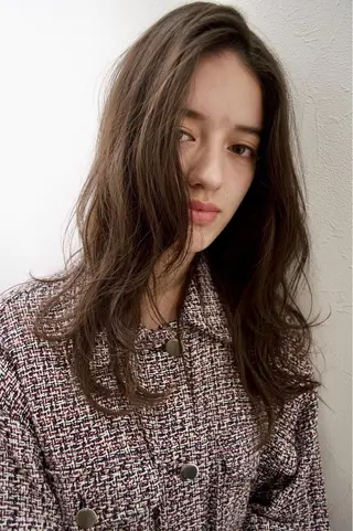 セミロング カラー KEPKA ヤマグチ 天神 今泉のヘアスタイル