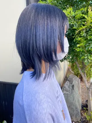 ミディアム カラー 青とそら いしざかのヘアスタイル