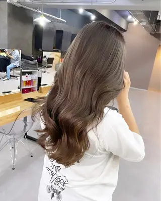 ロング カラー ミルクティーベージュ ❤︎レイヤー　MIAのヘアスタイル