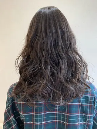 セミロング カラー 店長ハイトーンカラー 柞山史奈のヘアスタイル