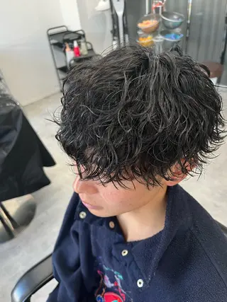 ショート パーマ メンズ 波巻きスパイラル🌀 新潟/万代/山下優のヘアスタイル