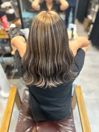 ロング カラー ハイトーン×艶カラー 🤍MIZUKIのヘアスタイル