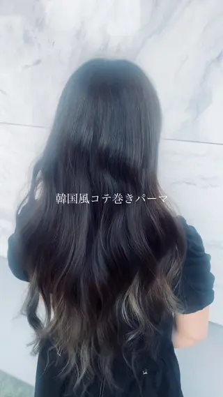 ロング パーマ 門間 ユリのヘアスタイル