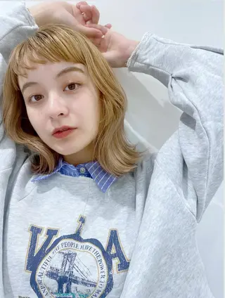 ミディアム カラー ベージュ/インナー カラー🤍Rieのヘアスタイル