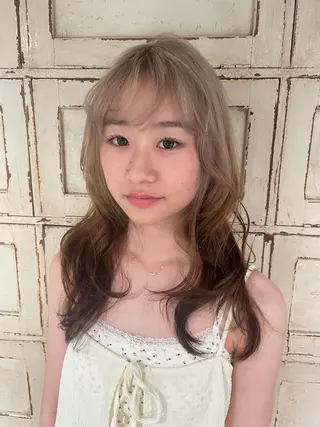 ロング 長野 温佳のヘアスタイル