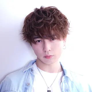 カラー パーマ メンズ スパイラル波巻き パーマ井本汰壱のヘアスタイル