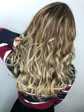 ロング カラー 艶髪職人 山本隼正のヘアスタイル