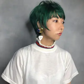 ショート カラー ORIKA 美容室のヘアスタイル