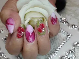 ネイル エステとネイル ローズコンフォートのネイルデザイン