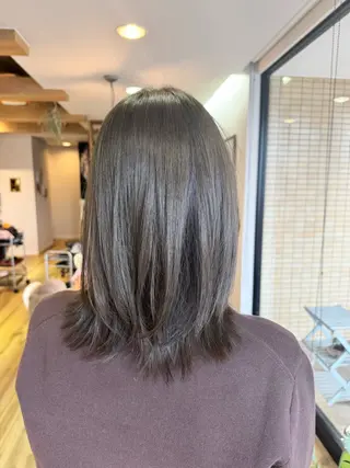 ミディアム カラー ツキダテ ユイのヘアスタイル