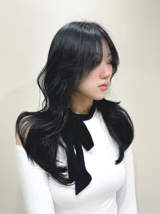 カラー ヘアアレンジ 🤍韓国ヘア🤍 ヨシダリナのヘアスタイル