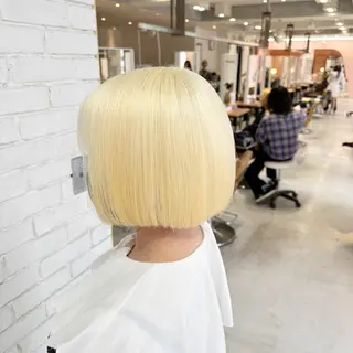 ショート カラー レイヤーブリーチ特化 ホワイト専門/岸のヘアスタイル