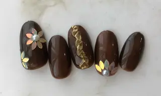 ミディアム サロンku'u所属・salon kuuのネイルデザイン