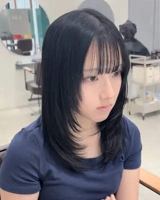 ミディアム カラー オカベ ショウマのヘアスタイル