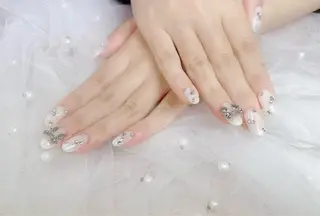 ネイル ᴿᴬᴺᴼᴺ 🤍 𝐴𝑌𝐴𝐾𝐴のネイルデザイン