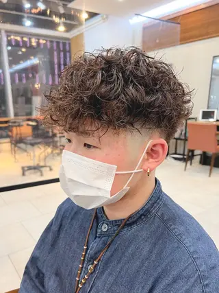 ショート パーマ メンズ メンズカット曲がる 縮毛矯正佐々木タクマのヘアスタイル