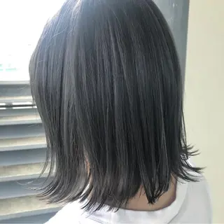 ミディアム カラー 小森 樹奈のヘアスタイル