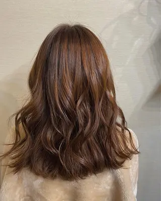 ミディアム カラー Tr　Spa Salon Careのヘアスタイル