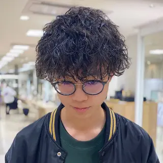 ミディアム パーマ メンズ 銀座メンズパーマ🦚 ブリーチ🌿レイヤーのヘアスタイル
