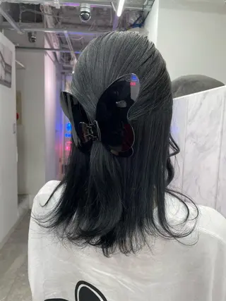 ロング カラー ヘアアレンジ 🪸ハイトーンカラー エクステmisakiのヘアスタイル