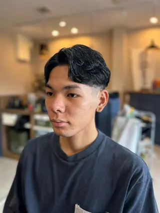 ミディアム メンズ THEBARBER TEN所属・伊禮 海凪のヘアスタイル