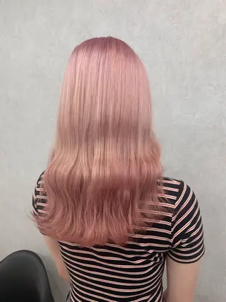 セミロング カラー ハイトーン・ブリーチ ムラ修正　八須　錬のヘアスタイル