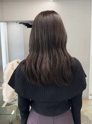 カラー maina/透明感 ベージュ/暖色カラーのヘアスタイル