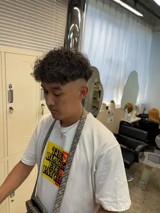 パーマ メンズ 渡 汐音のヘアスタイル