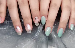 ネイル 藤田 月のネイルデザイン