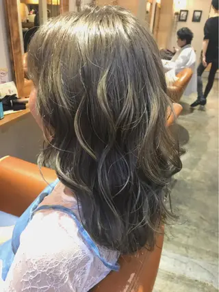 セミロング カラー 髪質改善×矯正🫧 韓国ヘアasamiのヘアスタイル