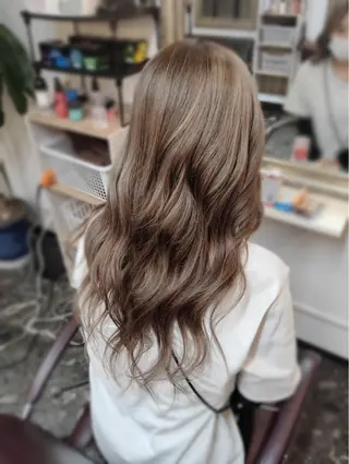 ロング 24twenty four所属・24 twentyfourのヘアスタイル