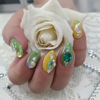 ネイル エステとネイル ローズコンフォートのネイルデザイン