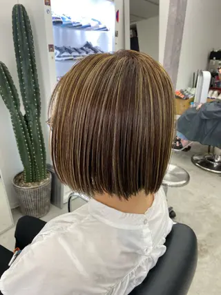 カラー MEMENTO所属・MEMENTO YUZUのヘアスタイル