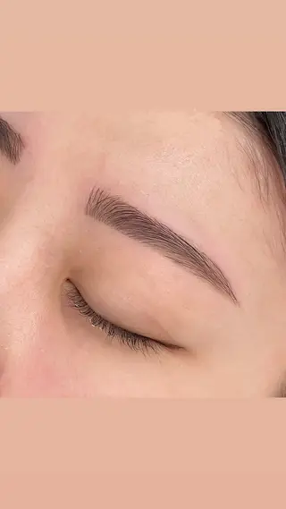 アイブロウ 坂田 りおのマツエク・マツパデザイン