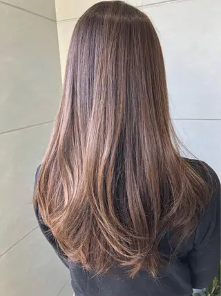 カラー 岡村 真子のヘアスタイル