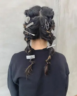 セミロング ブームボックス所属・🐝ハイトーンカラー hachi🐝のヘアスタイル