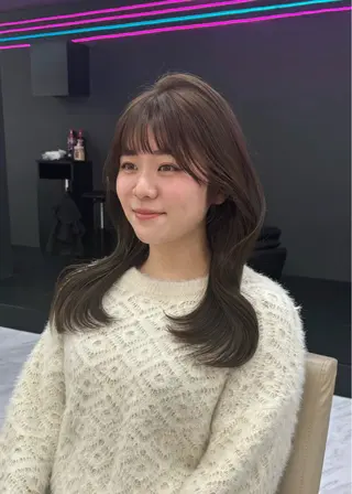 セミロング カラー 岡山 愛のヘアスタイル