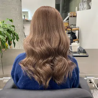 ロング カラー Welring hair salon所属・Runa/大人 かわいいハイトーンのヘアスタイル