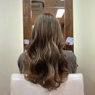 セミロング カラー 山崎 絵莉香のヘアスタイル