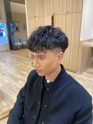 ミディアム パーマ メンズ 新宿メンズパーマ ヨモギダのヘアスタイル