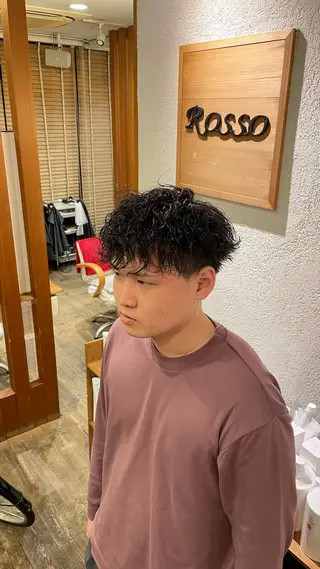 ショート パーマ メンズ 椿 大輔のヘアスタイル
