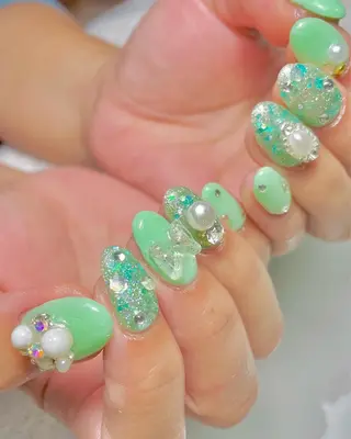 ネイル 加瀬 アンジェリーのネイルデザイン