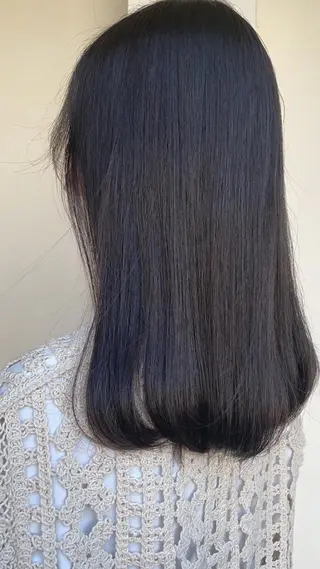 ミディアム 栗林 茉那のヘアスタイル