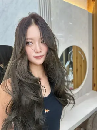 ロング oto🎀×美髪× シースルー前髪🤍のヘアスタイル