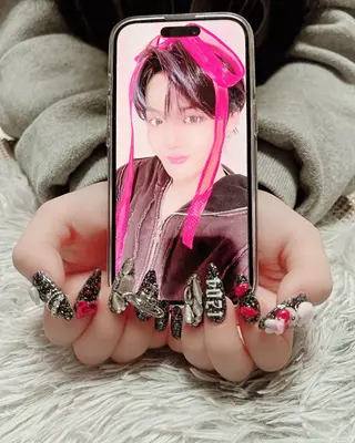 ネイル シェヌネイル JURAのネイルデザイン