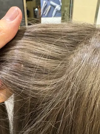 ロング れい🇰🇷 艶カラー／髪質改善のヘアスタイル