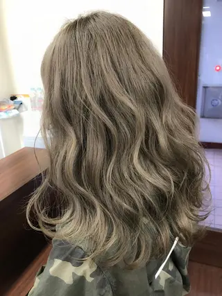 カラー メンズハイトーン メンズバレイヤージュのヘアスタイル