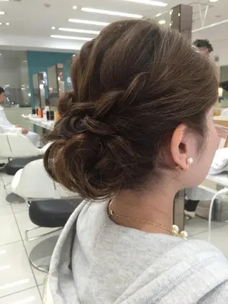 セミロング ヘアアレンジ Ｄirector 　徳久　真紀の眉毛・アイブロウイメージ