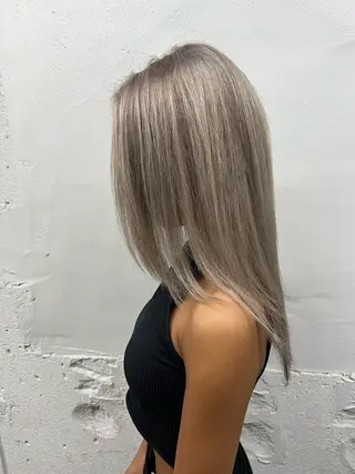 セミロング カラー ヘアアレンジ 🎨カラー満足度 500%💫ヅル💫のヘアスタイル